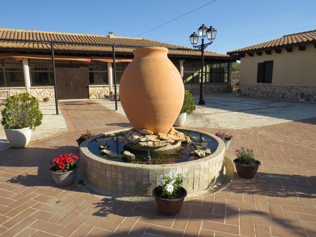 Hotel Enoturismo Mainetes Fuente-Álamo Exterior foto